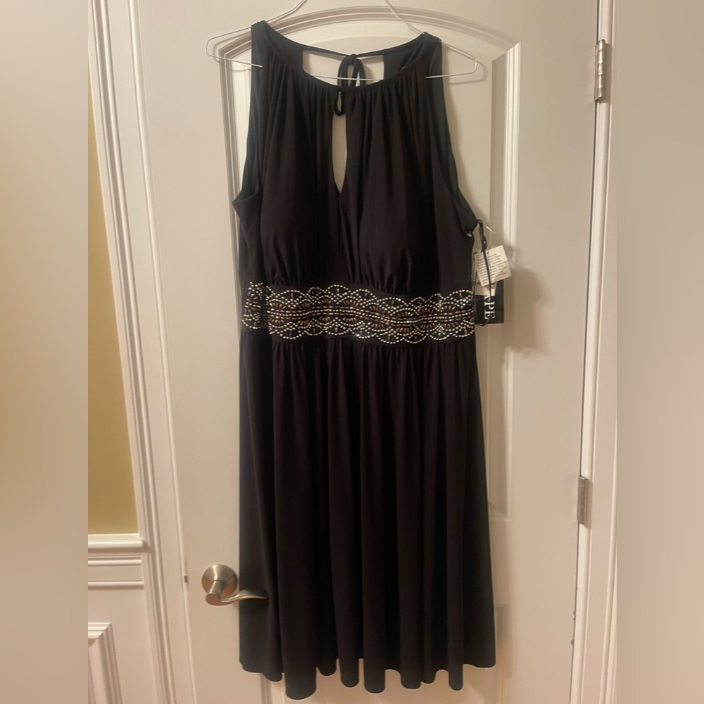 Beautiful evening dress perfect for NewYears eve. NWT